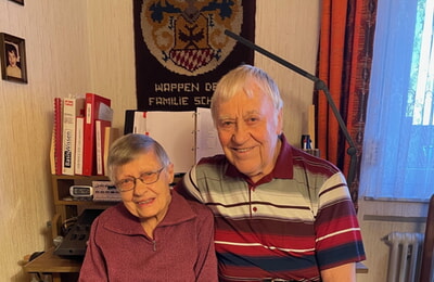 Anita u. Wolfgang Schiedt feierten nur einen Tag auseinander ihren 90. Geburtstag. 