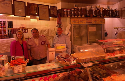 v.l.n.r. Bürgermeistern Sarina Pfründer mit Eberhard Ermer und Thomas Oliver Huber, Vors. Gewerbeverein