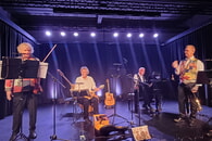 Zum 25j&auml;hrigen Jubil&auml;um boten die "Homentaschn" jiddische Lieder zwischen Humor und Tragik (v.l.n.r.): G&ouml;tz Engelhardt, Roland Wunderlich, Rainer Albrecht und Harald Schnabel im Klosterhof. 