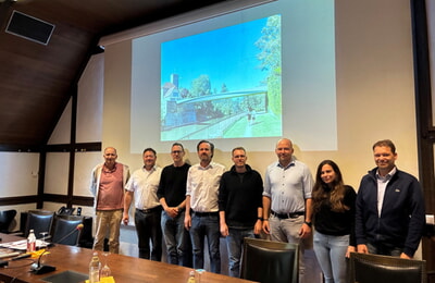 Im gro&szlig;en Sitzungssaal fand die Bauanlaufbesprechung f&uuml;r den Neubau der Rathausbr&uuml;cke mit den beteiligten Firmen und Planern statt.