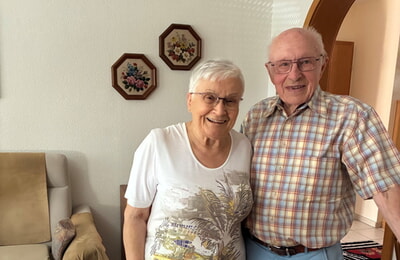 Lieselotte und Ulrich Eugen Spr&ouml;sser durften das seltene Ehejubil&auml;um der Eisernern Hochzeit begehen.