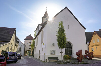 Die Martinskirche mit Sonnenstern - Foto: Ulrich Seidel, aus dem Wettbewerb zum Foto des Jahres 2024