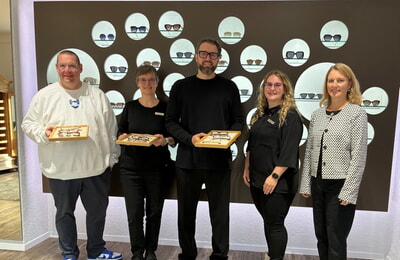Vorsitzender Gewerbe Verein Thomas Huber, Theresa Herbst, Stefan Flegl Gesch&auml;ftsf&uuml;hrer, Catherina Ligendza Augenoptikermeisterin und B&uuml;rgermeisterin Sarina Pfr&uuml;nder
