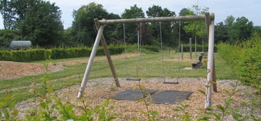 Schaukel auf dem Spielplatz Mühltorstraße