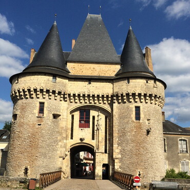 Das Stadttor von La Ferté-Bernard