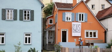 Haus Kunst am Kies, Toilettenhaus am Kies (Foto: A. Kammerer)