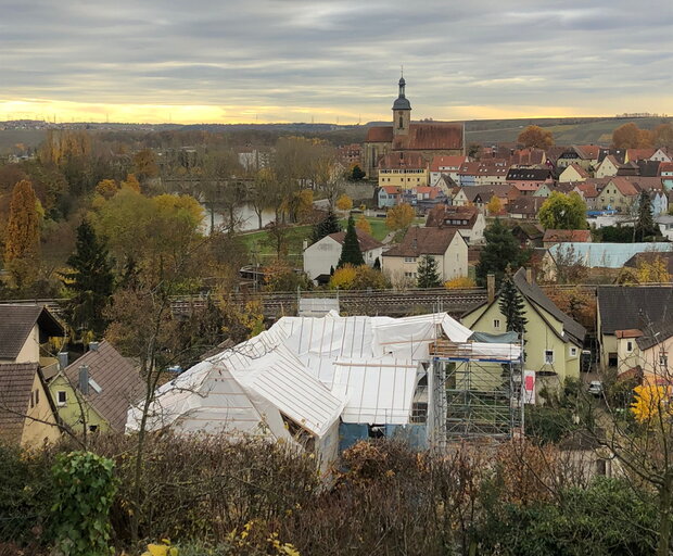 Blick vom Geigersberg auf die Baustelle