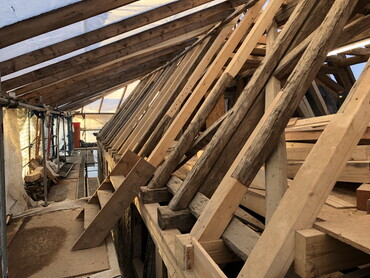 Der Dachstuhl mit teilweise erneuerten Holzbalken, 18.12.2018