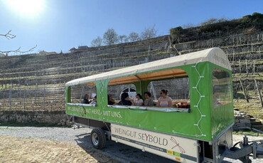 Planwagen Weingut Seybold (Außenansicht)