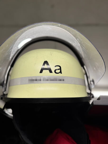 Helmkennzeichnung "a": Absturzsicherung