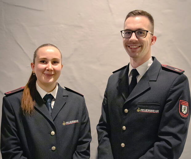 Jugendfeuerwehrwart Paul Röckel (rechts), <br>Stellvertretende Jugendfeuerwehrwartin Stina Winter (links)