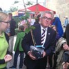 Der Bürgermeister im Gespräch mit Reinhold und Carmen Würth bei der Eröffnung des Regionaltags 2012