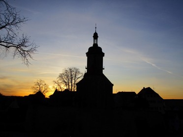 Mauk, Simone - Blick auf die Regiswindiskirche vom Rathaus aus, Februar