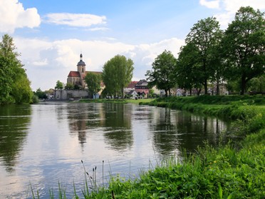 Regiswindiskirche mit Neckar - Ulrich Seidel - 28.04.2017