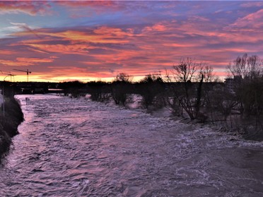 05.01.2018 - Werner Ohsam - Malerischer Sonnenaufgang macht das Hochwasserausmaß sichtbar
