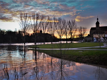 05.01.2018 - Werner Ohsam - Sonnenaufgang spiegelt sich im Hochwasser