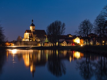 24.03.2018 Ulrich Seidel - Regiswindiskirche mit Neckar zur blauen Stunde