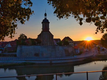 19.08.2018 - Ulrich Seidel - Regiswindiskirche bei Sonnenuntergang