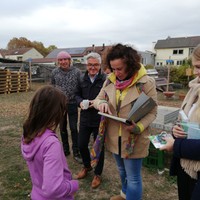 mit Frau Dr. Schellberg und Hans Krauss auf dem Abenteuerspielplatz
