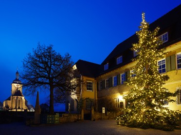 27.12.20918 - Ulrich Seidel - Rathausburg und Regiswindiskirche zur Weihnachtszeit