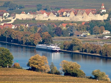 14.10.2018 - Marco Eberbach - S'Städtle über dem herbstlich bunten Neckarufer