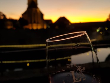 15.09.2019 - Anke Andert - Blick auf die Regiswindiskirche in gemütlicher Abendstimmung mit einem Glas Wein!
