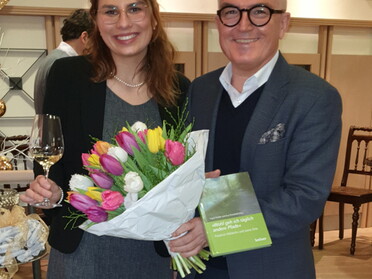 Weinkönigin Tamara Elbl mit Bürgermeister Klaus-Peter Waldenberger
