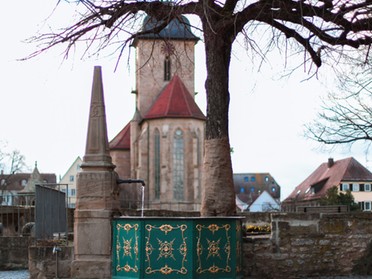 14.02.20 - Alexandra Lell - Goldener Brunnen vor der Regiswindiskirche