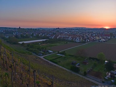 25.04.2020 - Martin Braunbeck - Sonnenaufgang mit Blick über Lauffen