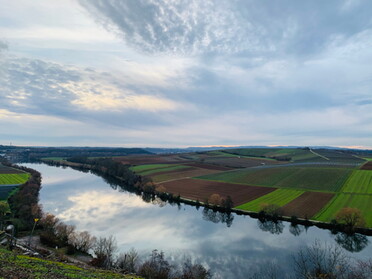 14.12.2020 - Monika Eberhard - Still und starr ruht der Neckar