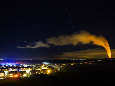 17.12.2020 - Ulrich Seidel - Blick von Lauffen a.N. auf die AKW-Wolke und das Sternbild Orion