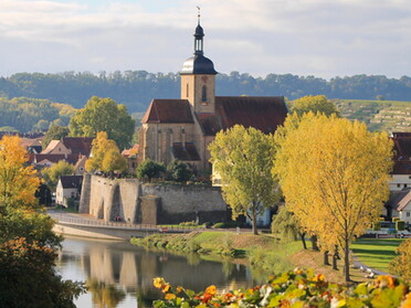 11.10.2020 - Marco Eberbach - Regiswindiskirche im bunten Herbst