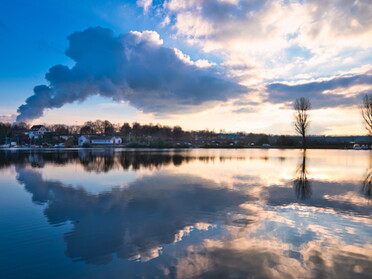 09.01.2021 - Ulrich Seidel - AKW-Wolke spiegelt sich im Neckar