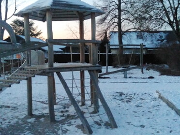 12.02.2021 - Andrea Piest - Spielplatz im Schnee