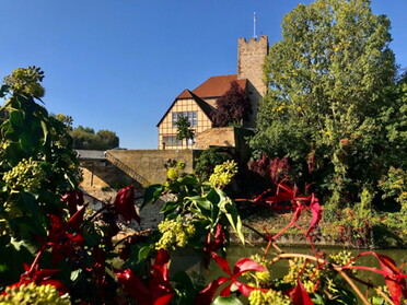 10.10.2021 - Gudrun Cremer - Lauffener Burg im Herbst