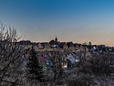 21.12.2021 - Regina Langhauser - Blick auf die Stadtmauer 