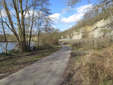 19.02.2022 - Dieter Herrmann - Radweg entlang am Prallhang