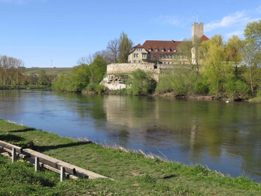 17.04.2022 - Dieter Herrmann - Blick zur Rathausburg