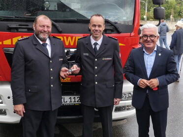 Übergabe des neuen Feuerwehrfahrzeugs