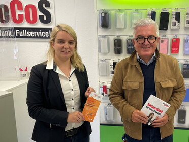 Bürgermeister Waldenberger bei MoCos für den Glasfasernetzanschluss