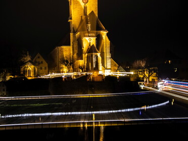 03.12.2022 - Hansjörg Sept - Regiswindiskirche abstrakt zum Weihnachtsmarkt