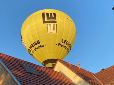 25.06.2023 - Anita Eberhardt - Ballon über Lauffener Dächern