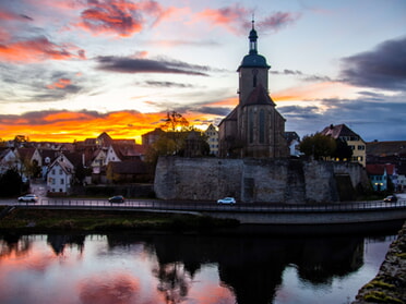 07.11.2023 - Hansjörg Sept - Der Himmel brennt über der Regiswindiskirche