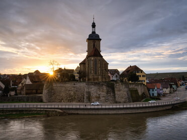 12.02.2024 - Ulrich Seidel - Sonnenuntergang an der Regiswindiskirche