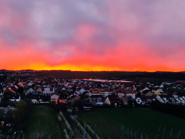 29.03.2024 - Uwe Moder - Der Himmel brennt