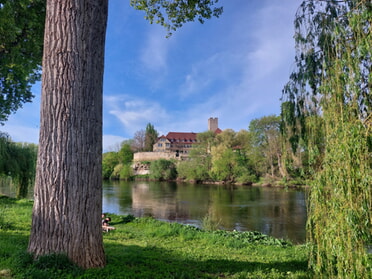 11.04.2024 - Hans-Peter Schwarz - Blick aufs Rathaus