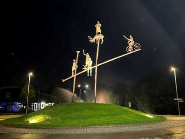 30.05.2025 - Annette Hägele - Hölderilnkreisel bei Nacht