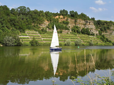09.06.2025 - Ulrich Seidel - Segelboot vorm Krappenfelsen