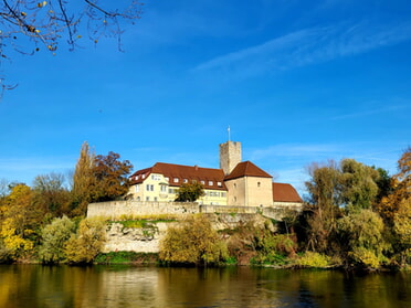 04.11.2025 - Iris Keller - Die Rathausburg