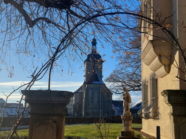 07.01.2026 - Hans-Peter Schwarz- Blick vom Rathaushof zur Regiswindiskirche